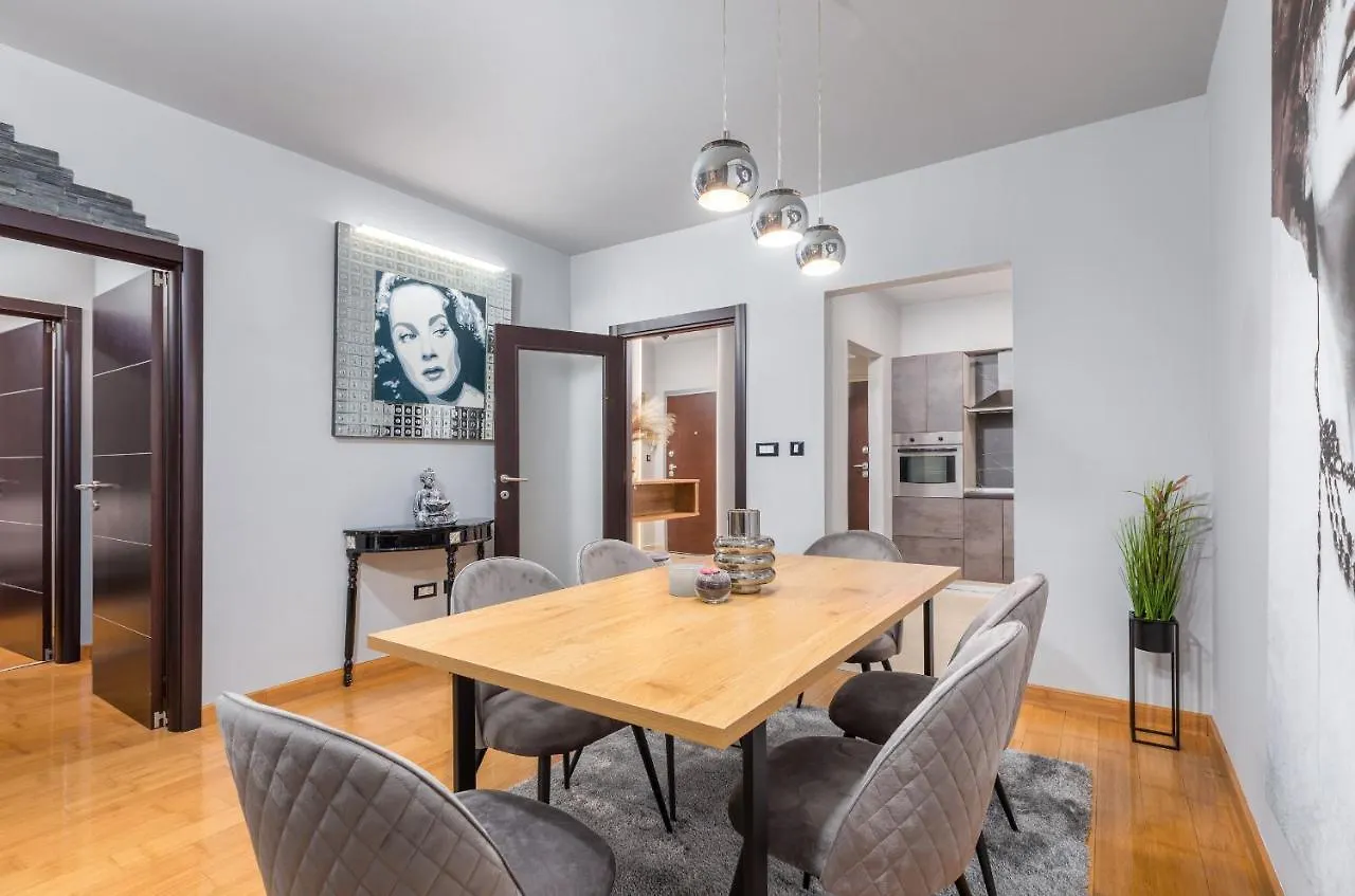 Lux Apartment Teo - New 풀라