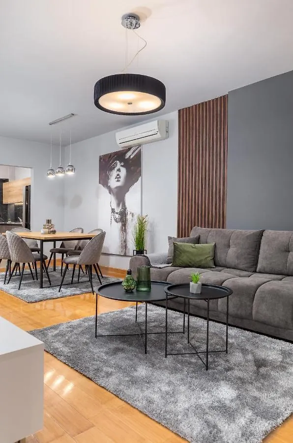 Lux Apartment Teo - New 풀라